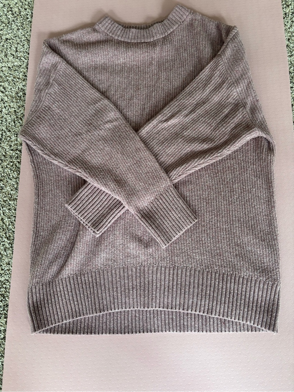 Old Navy Women's Scoop Crewneck Sweater in Dusty Mauve - Picture 2 of 4